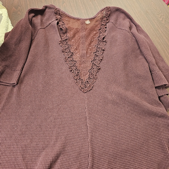 Free People Three-Quarter Sleeve Top Burgundy Color Size M - Picture 3 of 11